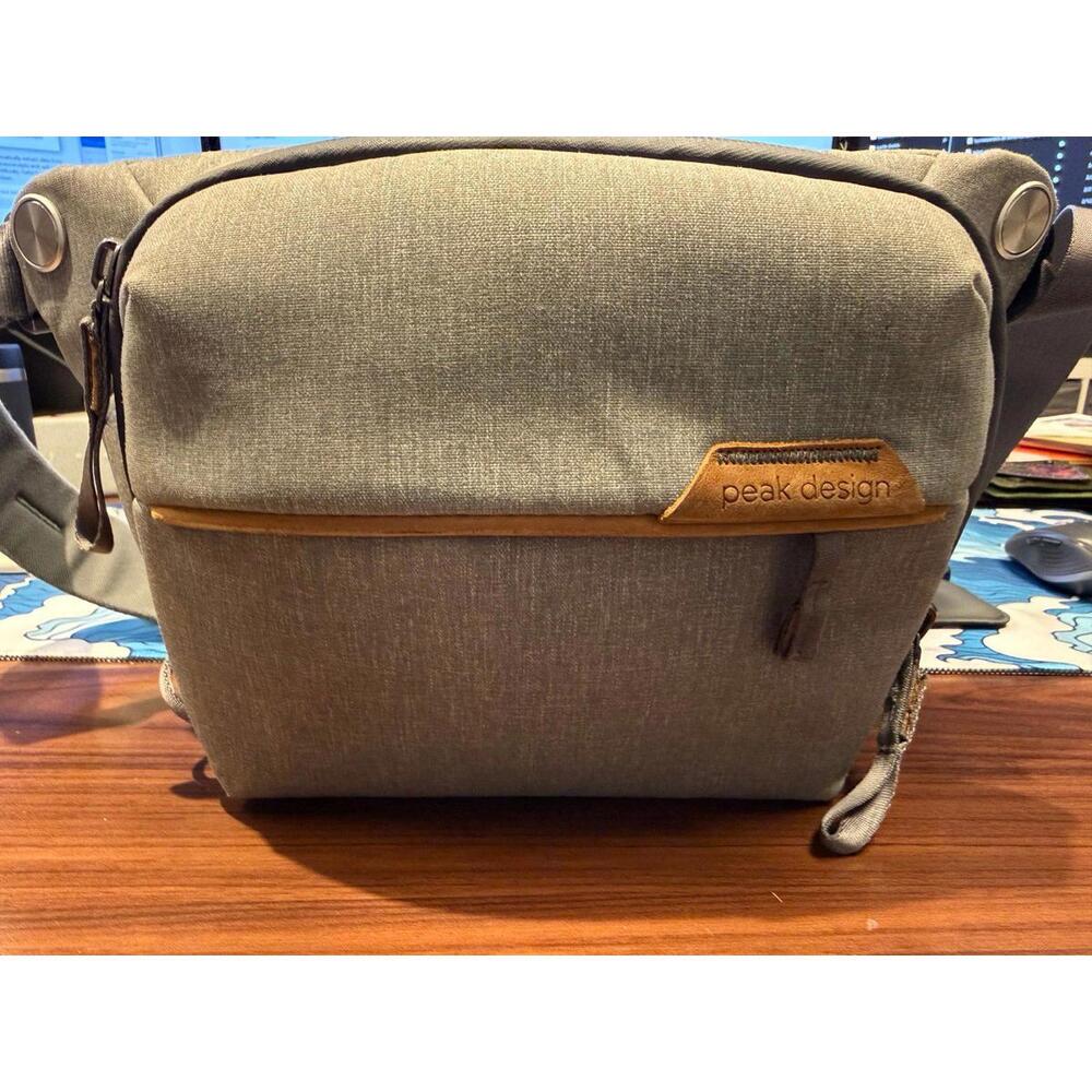 Peak design everyday camera sling 3L